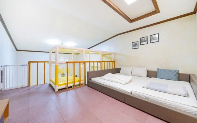 Gapyeong Kkori Star Kids Pool Villa