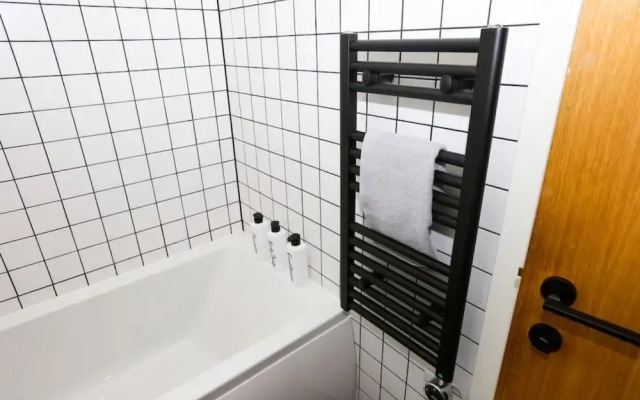 The Nichols Building Spacious 3-bedroom Apartment