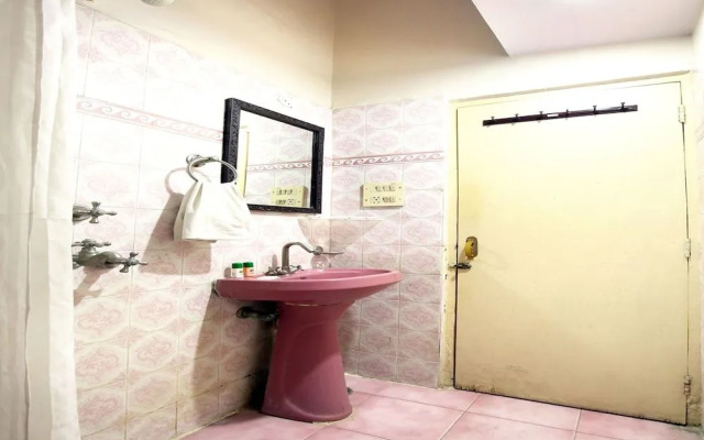 OYO 966 Hotel Sallow International