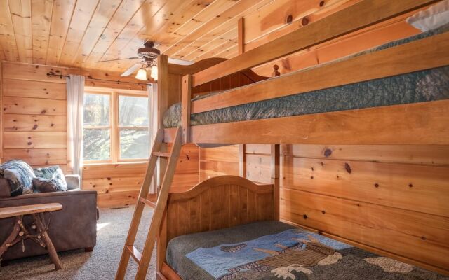 A Wolf's Den - 4 Br Cabin