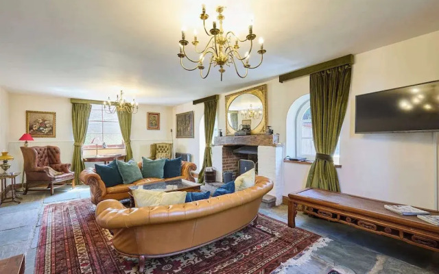 Host Stay The Chapel