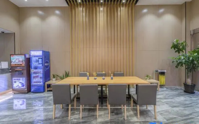 Ripple Hotel (Shanghai Hongqiao National Convention and Exhibition Center Jiangqiao)
