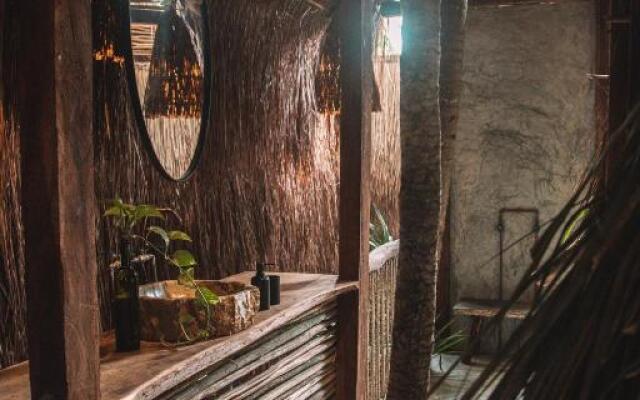 Uman Glamping & Cenote Tulum