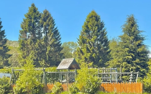 Tranquil Cabin Retreat- Sleeps 2, Parking