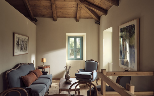 Alkis Farm AND Residence