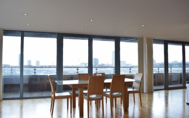 3 Bedroom Flat In East London