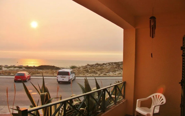 Supertubos Beach Hostel