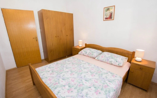 David - 20m From the Beach With Parking - A1