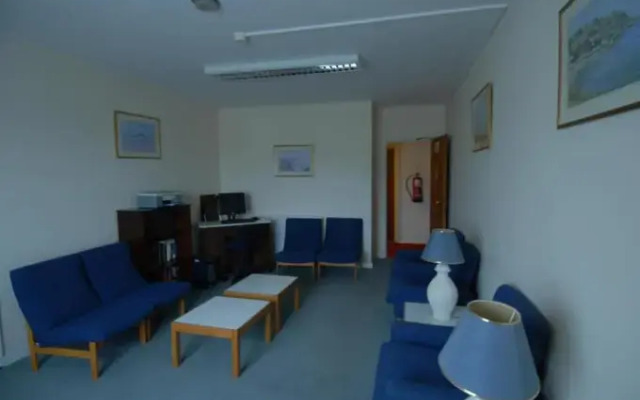 Oaklands Lodge Hotel