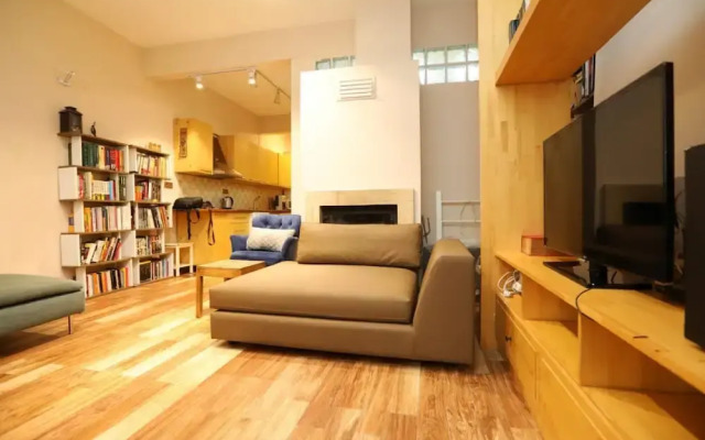 House Near Trendy Attractions and Close to Taksim