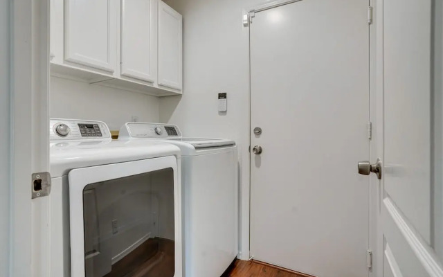 Phoenix Home w/ Private Pool, 16 Mi to Downtown!