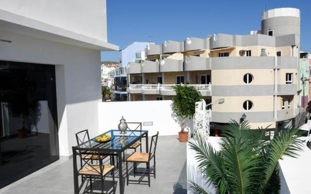 Pura Vida Beach Suites