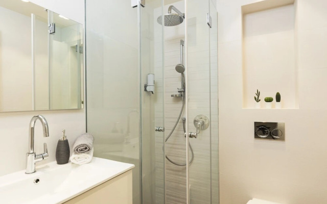 The Pearl of Nachlaot Apartments