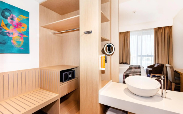 Premier Inn Dubai Dragon Mart Hotel