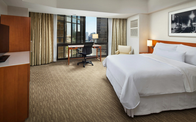 The Westin Bonaventure Hotel and Suites, Los Angeles - Image 3