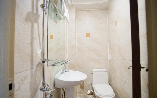 DH Sinchon Guesthouse