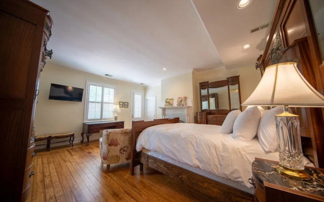 The Edenton Collection-The Granville Queen Inn