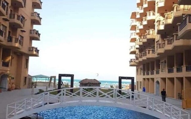 Sunny Sea Side View Apartment