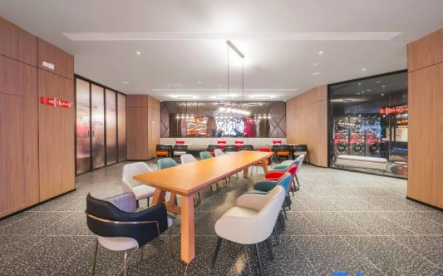Ibis Hotel (Weihai Weigao Square Xingfu Gate)