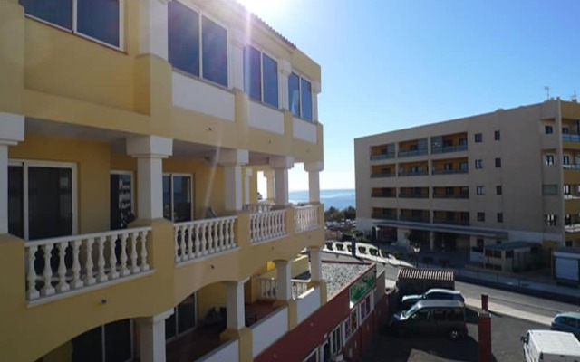 Beautiful 3 bed 2 Bath Penthouse Free Wifi & Parking, A/c, Fantastic sea Views