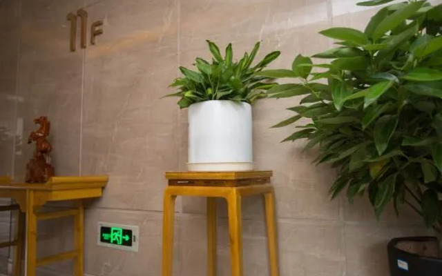 Meigao Hotel (Tongren High-speed Railway Station)