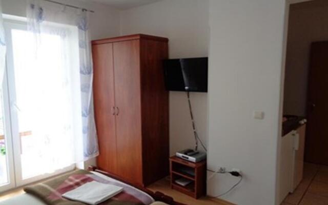 Vlado - 100 m from pebble beach - SA2(2)