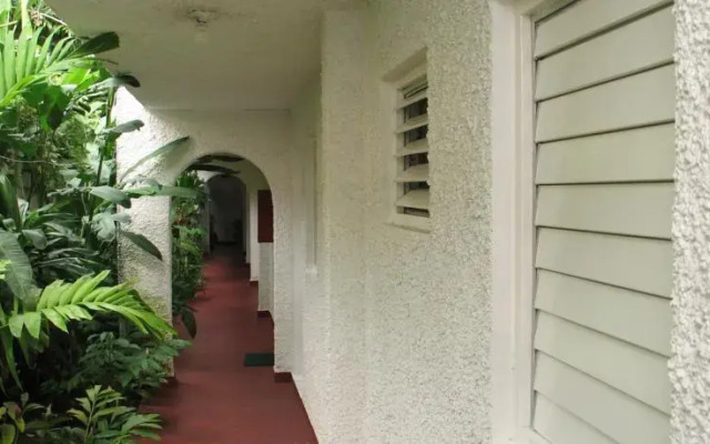 Chrisanns Beach Resort Apt 21