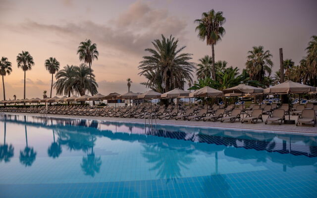 Adora Hotel & Resort