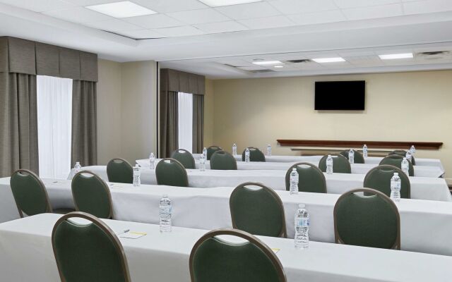 Hampton Inn Columbus-North