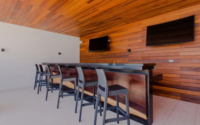 Location - 1 bdr - Rooftop Pool w Sea View - C408