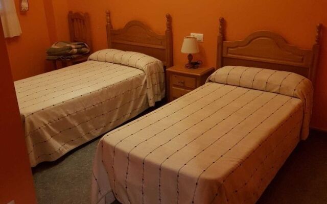 Hostal - Restaurante Carmona
