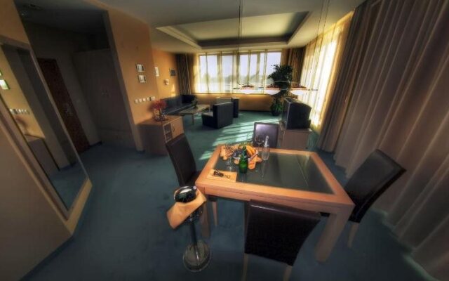 Hotel Lav