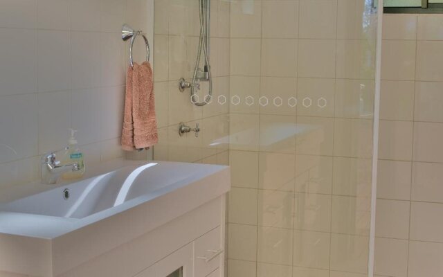 Parry Creek Farm Tourist Resort & Caravan Park