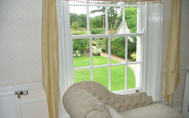 Esseborne Manor Hotel