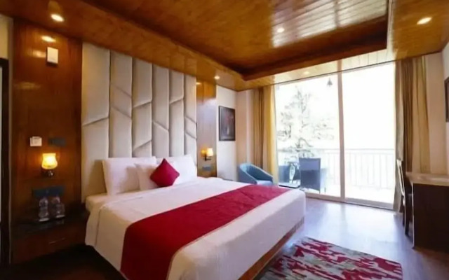 The Whitestone Inn & Suites Manali