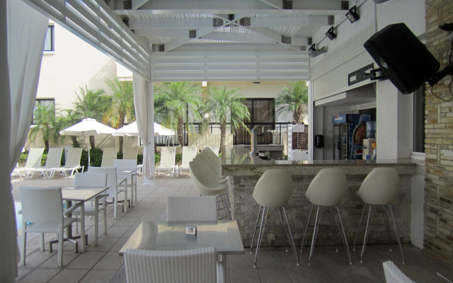 Senator Hotel Apartments - Adults Only
