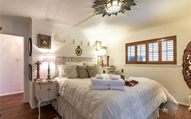 Bella Luna Cottage - Three Bedroom Cabin