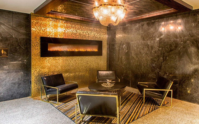 Metropolitan at The 9, Autograph Collection