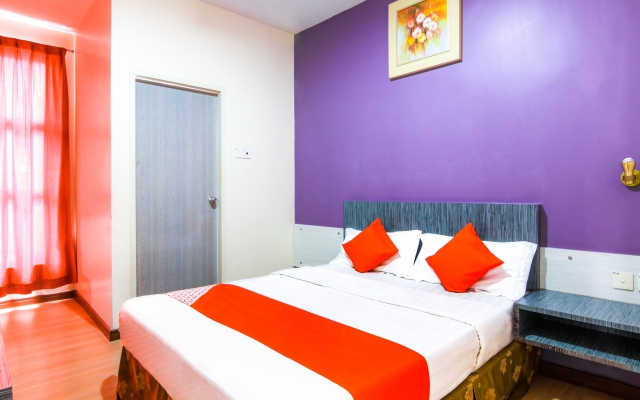 Super OYO 43930 Hotel Esplanade
