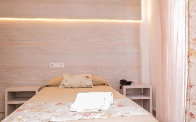 Coral beach house & food