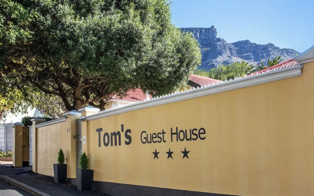 Toms Guest House