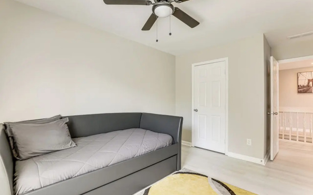 ~ 1/2 Mi to Mercedes-benz Stadium: Atlanta Home