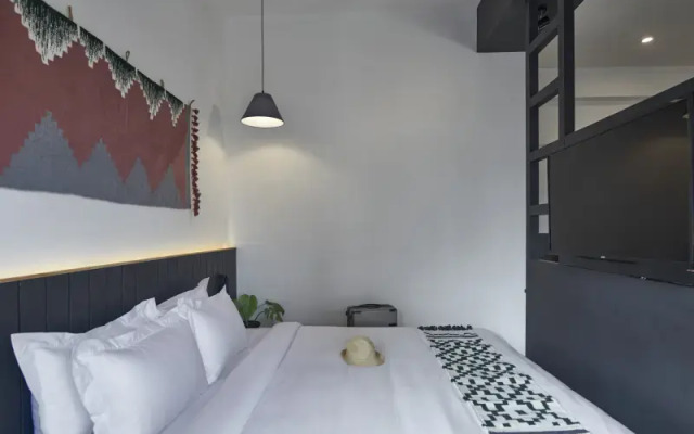 Poshtel VNS