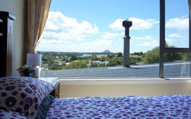 Bay Heights Bed  Breakfast