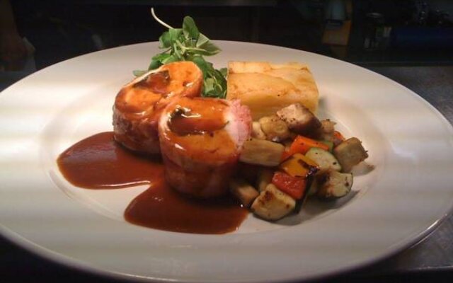 Home Farm Hotel and Restaurant