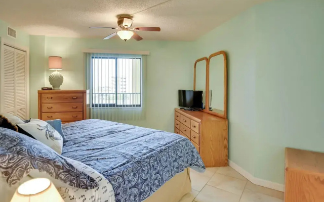 Ocean-view Condo w/ Balcony on Daytona Beach!