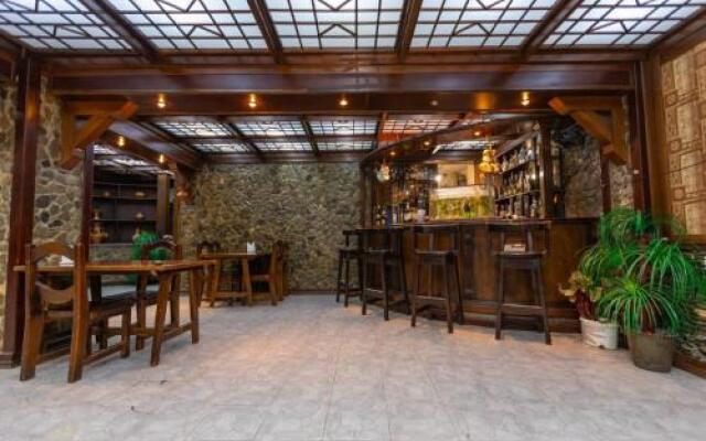 Karvan Hotel