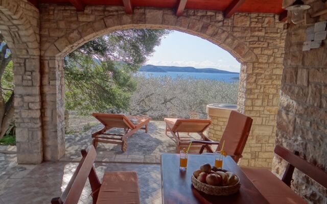 Stone House San Pelegrin