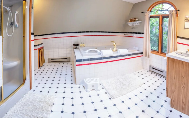 3Bedroom2Bath CarriageHouse Pet Friendly