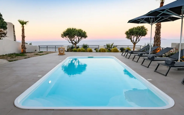 Grand Villa Santorini